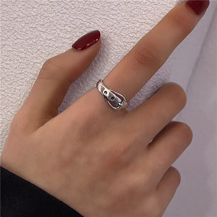 Simple Vintage Women's Fashion Ring