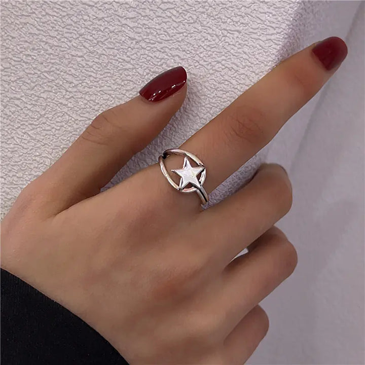 Simple Vintage Women's Fashion Ring